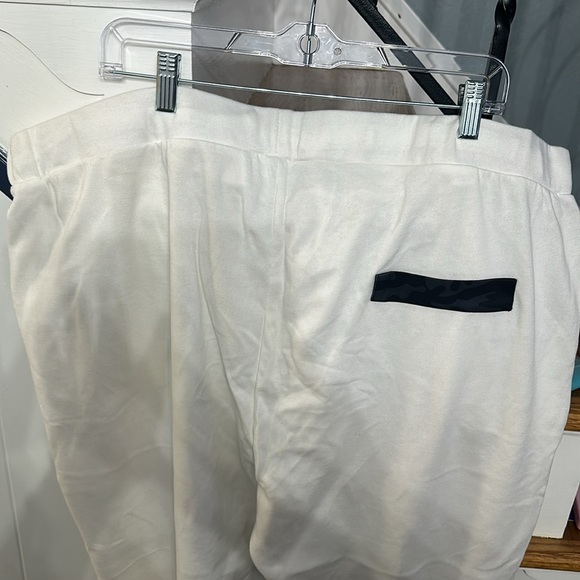 NWOT⭐️ VENUS PATCHWORK JOGGERS - Picture 7 of 13